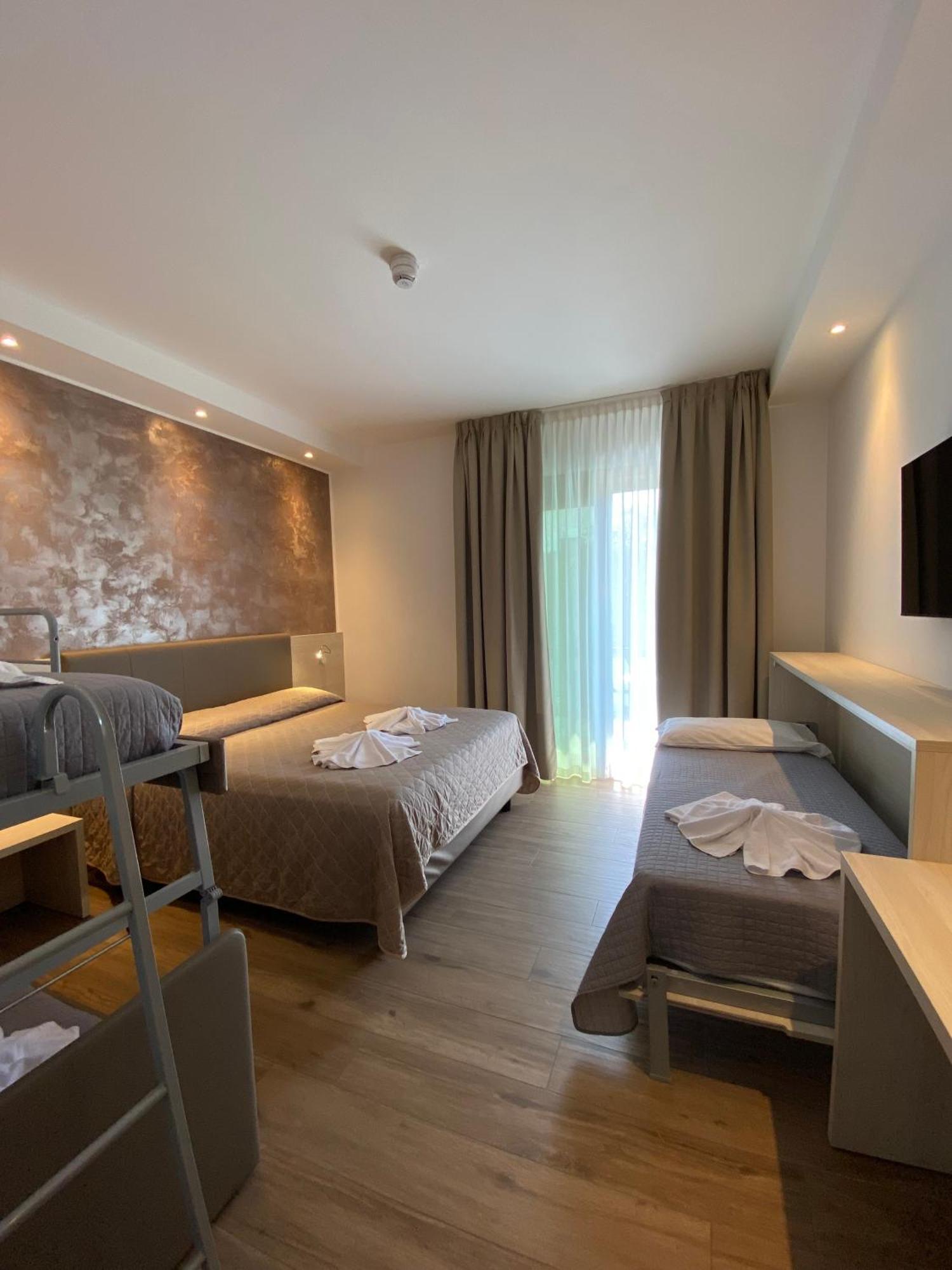 Hotel Aldebaran Лідо-ді-Єзоло Екстер'єр фото