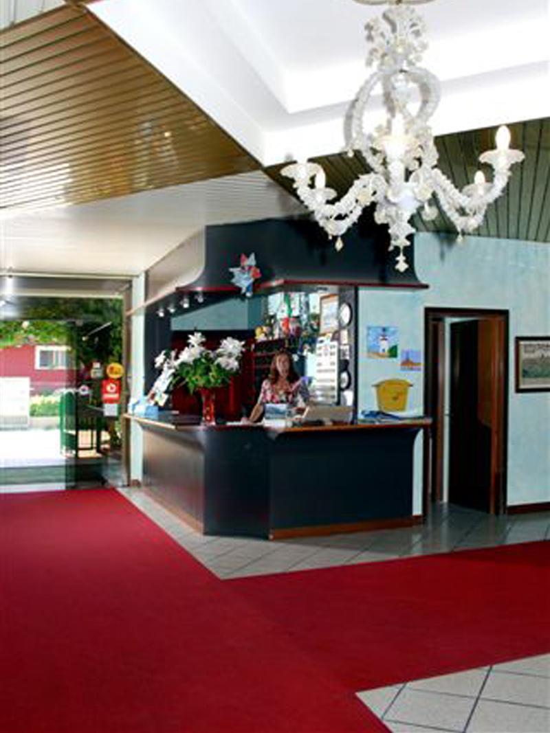Hotel Aldebaran Лідо-ді-Єзоло Екстер'єр фото